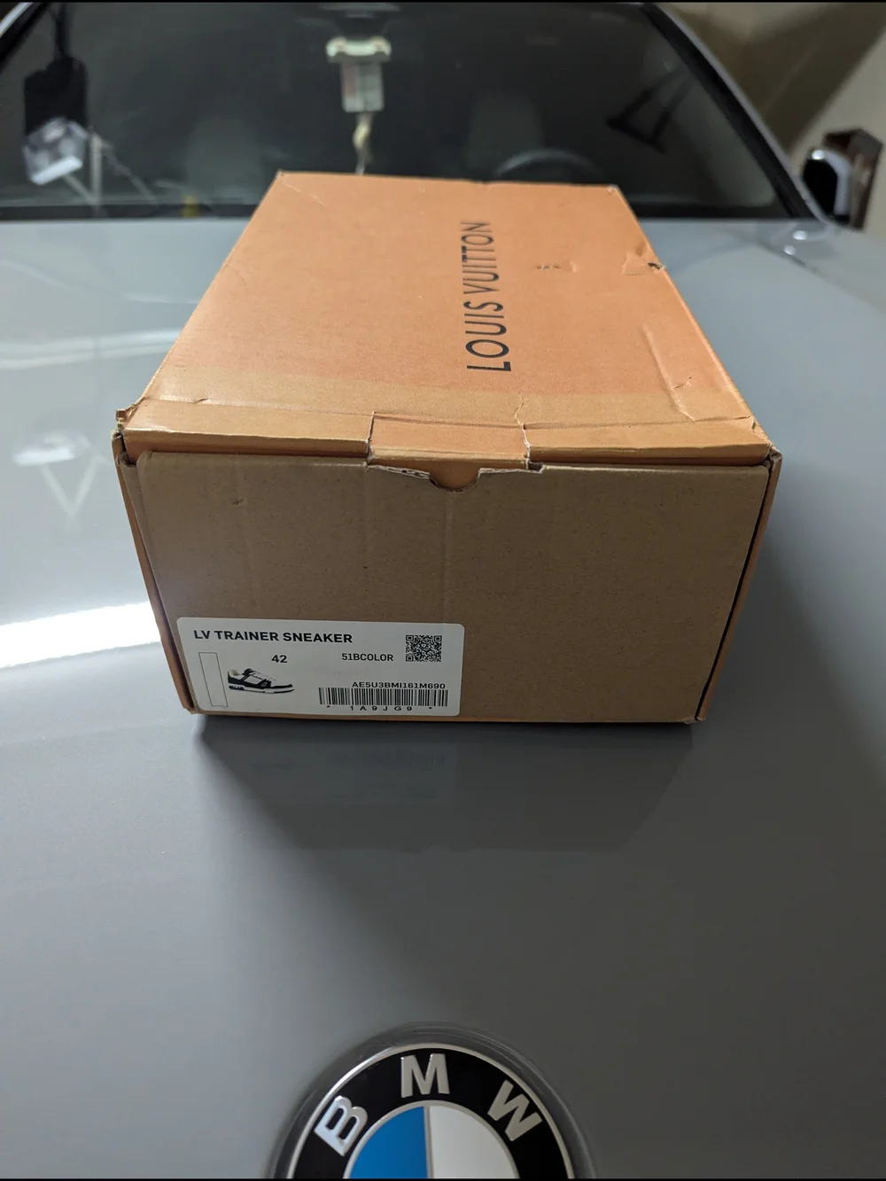 Louis Vuitton Black & Cream Monogram Low-Top Lace-Up Sneakers - Picture 6 of 9